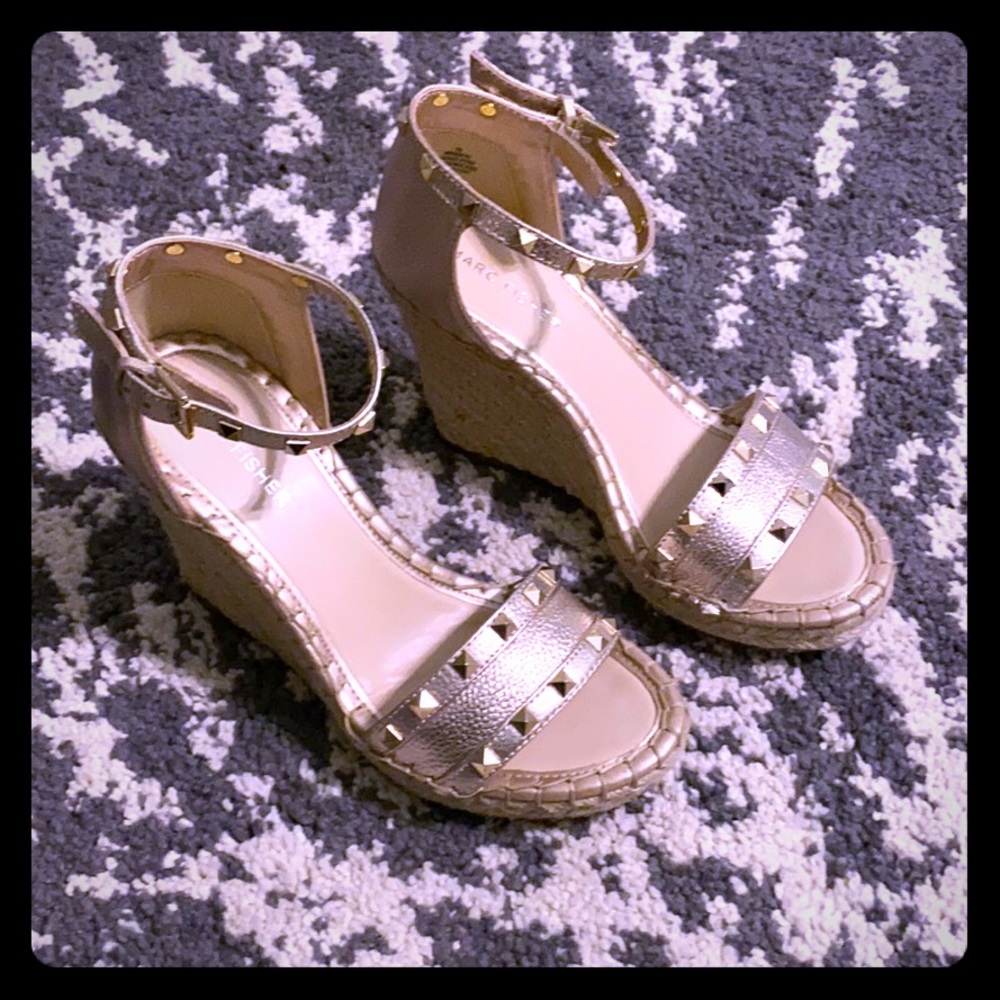Marc Fisher / Gold Espadrille w/ Gold Studs / Sz 7